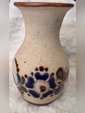 Mexican Tonala Folk Art Pottery Sandstone Vase Hand-Painted Blue Flower 5.5in.